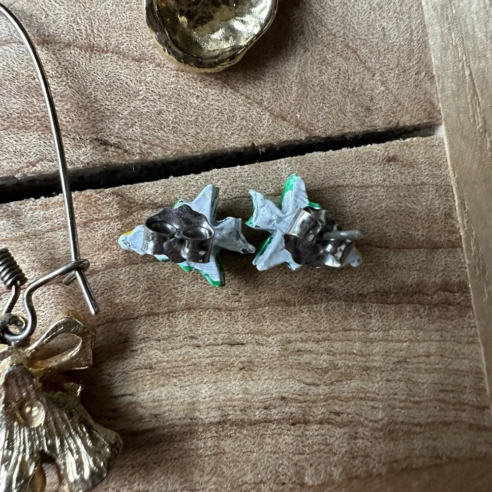Vintage 4 Item Lot Christmas Earrings Rocking Horse Green Trees Santa‎ Bells